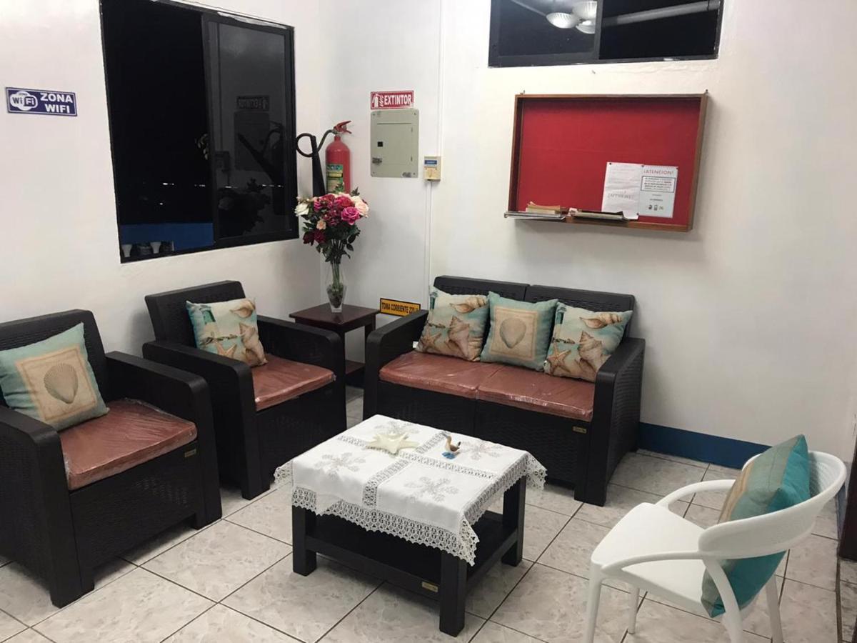 Hostal Albatros San Cristóbal 외부 사진